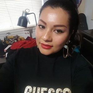 Meet your Posher, Esperanza